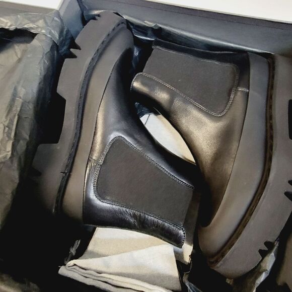 Aquatalia Holly Black Leather Lub Boots and Dust Bag Size 8 NIB - Picture 11 of 14